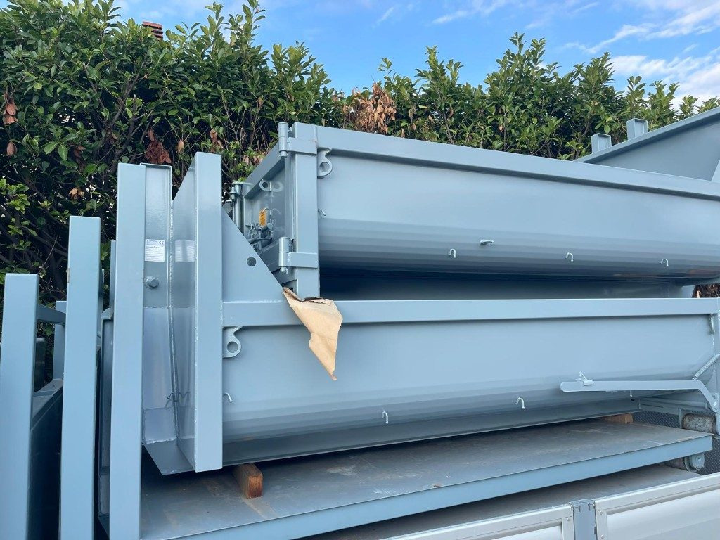 CONTAINER SCARRABILE NUOVO A CIELO APERTO - Multiliftes konténer: 4 kép. CONTAINER SCARRABILE NUOVO A CIELO APERTO - Multiliftes konténer: 4 kép.