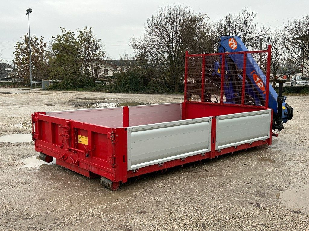 CONTAINER SCARRABILE NUOVO A PIANALE CON GRU - Multiliftes konténer: 5 kép. CONTAINER SCARRABILE NUOVO A PIANALE CON GRU - Multiliftes konténer: 5 kép.