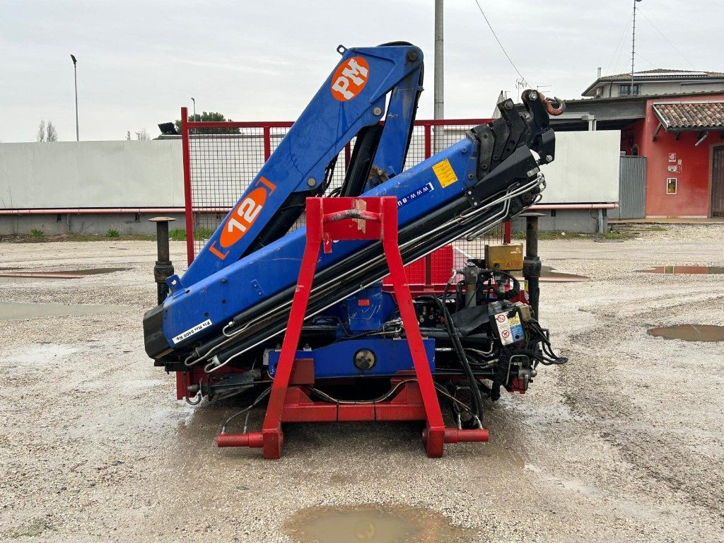 CONTAINER SCARRABILE NUOVO A PIANALE CON GRU - Multiliftes konténer: 2 kép. CONTAINER SCARRABILE NUOVO A PIANALE CON GRU - Multiliftes konténer: 2 kép.