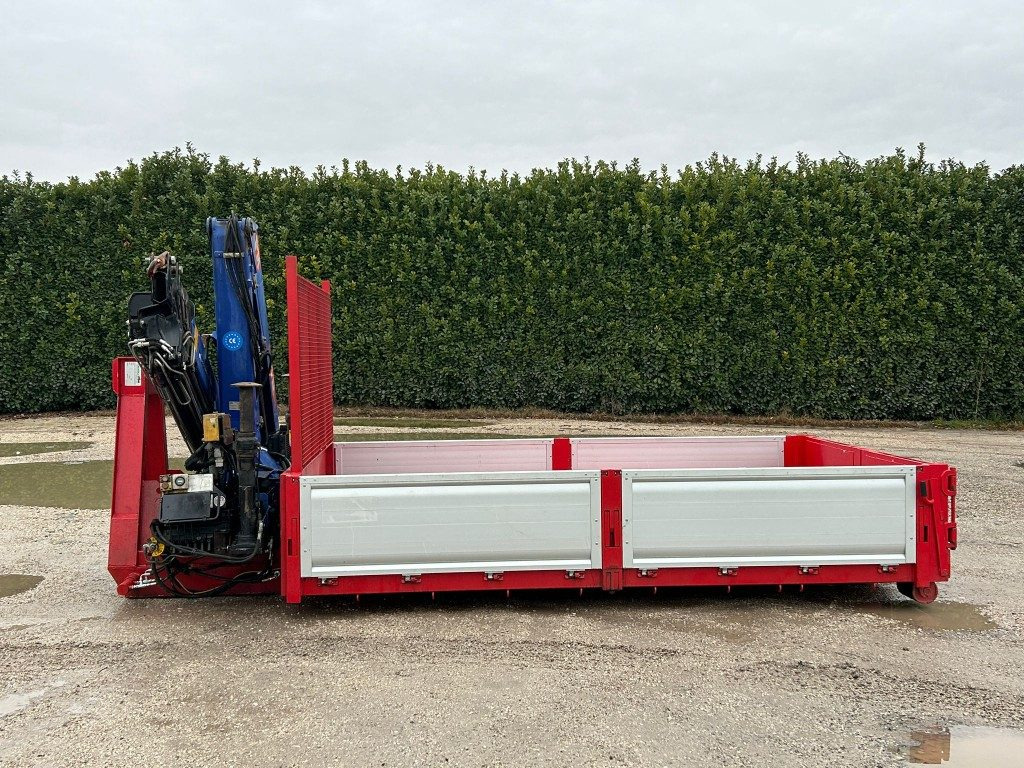 CONTAINER SCARRABILE NUOVO A PIANALE CON GRU - Multiliftes konténer: 3 kép. CONTAINER SCARRABILE NUOVO A PIANALE CON GRU - Multiliftes konténer: 3 kép.
