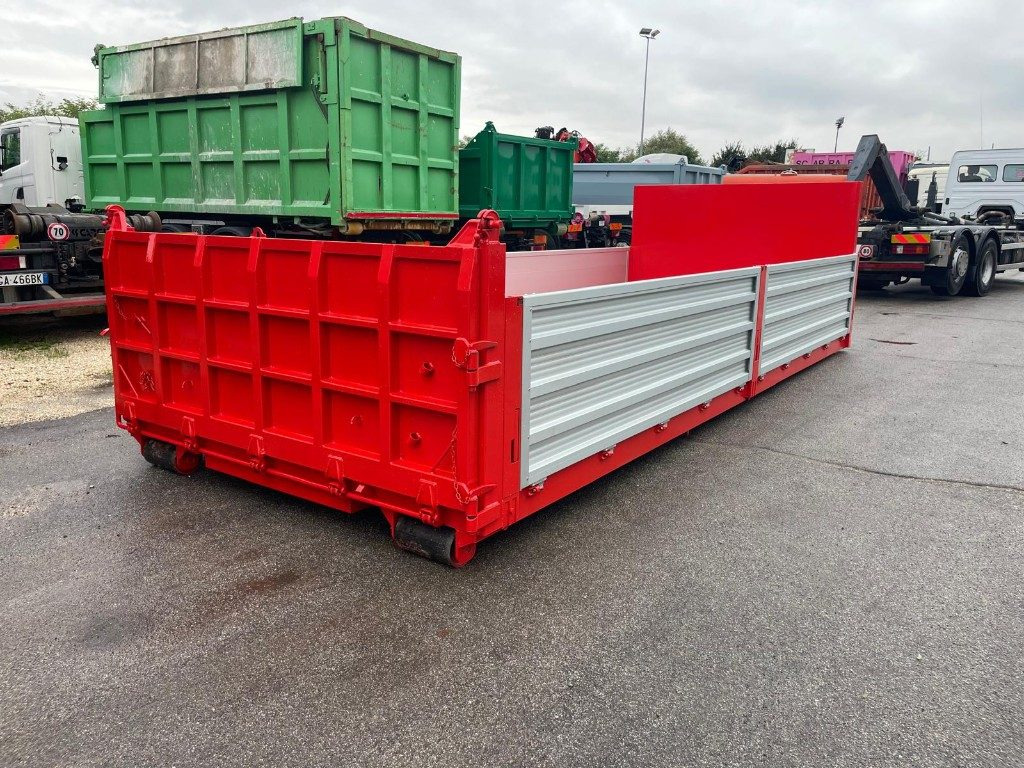 CONTAINER SCARRABILE NUOVO A PIANALE CON SPONDE - Multiliftes konténer: 4 kép. CONTAINER SCARRABILE NUOVO A PIANALE CON SPONDE - Multiliftes konténer: 4 kép.
