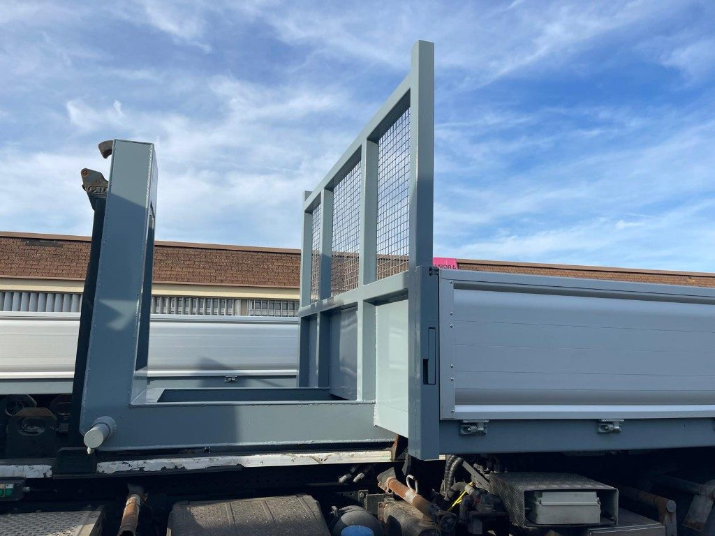 CONTAINER SCARRABILE NUOVO A PIANALE CON SPONDE - Multiliftes konténer: 2 kép. CONTAINER SCARRABILE NUOVO A PIANALE CON SPONDE - Multiliftes konténer: 2 kép.