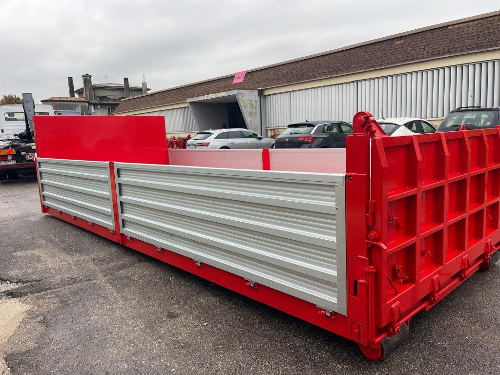 CONTAINER SCARRABILE NUOVO A PIANALE CON SPONDE - Multiliftes konténer: 2 kép. CONTAINER SCARRABILE NUOVO A PIANALE CON SPONDE - Multiliftes konténer: 2 kép.
