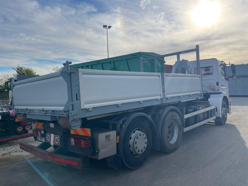 CONTAINER SCARRABILE NUOVO A PIANALE CON SPONDE - Multiliftes konténer: 5 kép. CONTAINER SCARRABILE NUOVO A PIANALE CON SPONDE - Multiliftes konténer: 5 kép.
