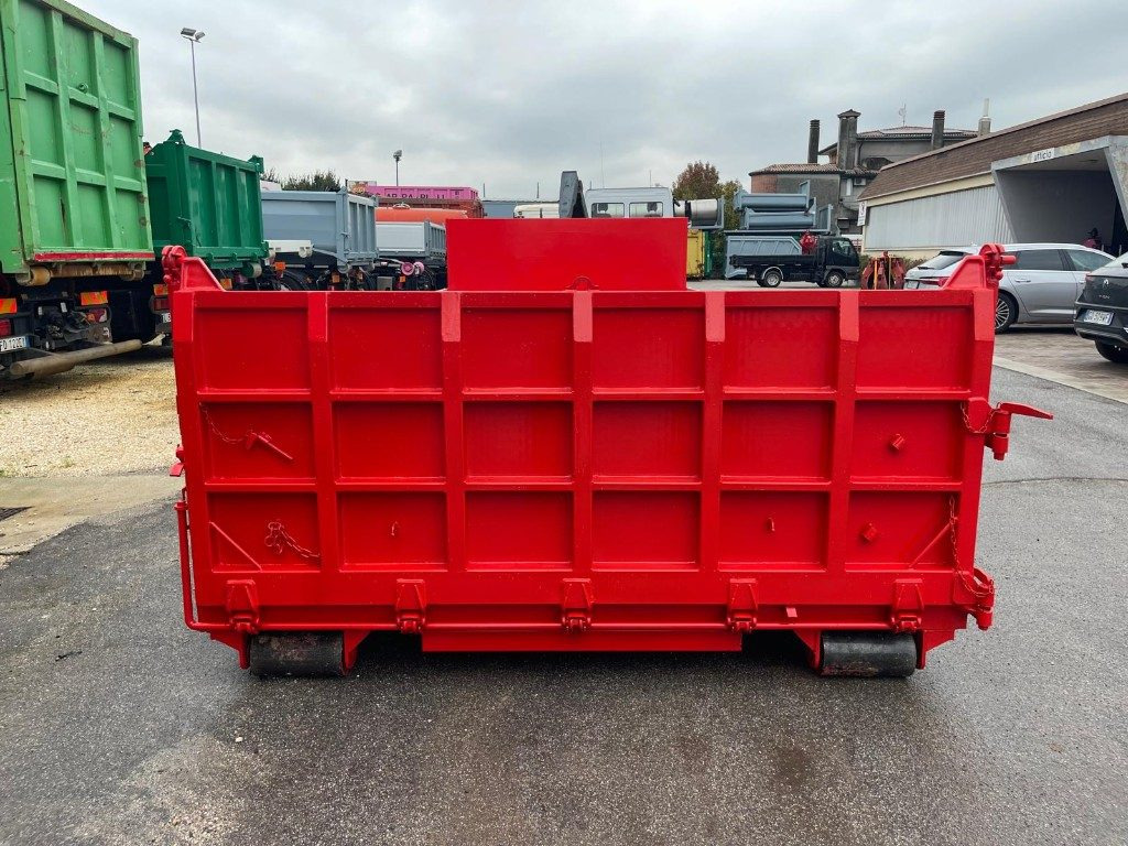 CONTAINER SCARRABILE NUOVO A PIANALE CON SPONDE - Multiliftes konténer: 3 kép. CONTAINER SCARRABILE NUOVO A PIANALE CON SPONDE - Multiliftes konténer: 3 kép.