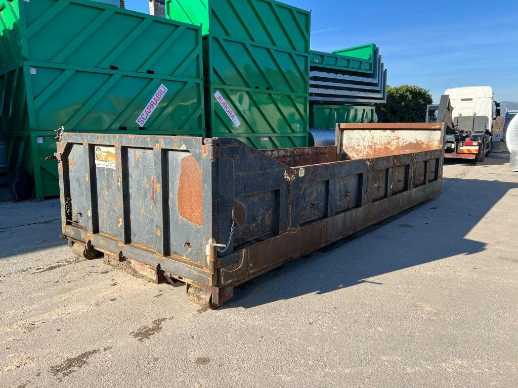 CONTAINER SCARRABILE USATO A CIELO APERTO - Multiliftes konténer: 3 kép. CONTAINER SCARRABILE USATO A CIELO APERTO - Multiliftes konténer: 3 kép.