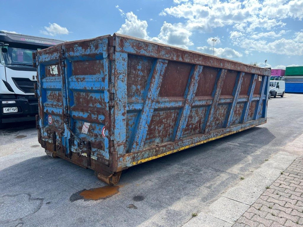 CONTAINER SCARRABILE USATO A CIELO APERTO - Multiliftes konténer: 4 kép. CONTAINER SCARRABILE USATO A CIELO APERTO - Multiliftes konténer: 4 kép.