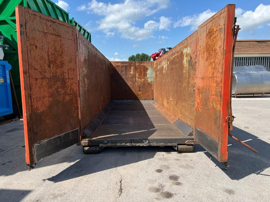 CONTAINER SCARRABILE USATO A CIELO APERTO - Multiliftes konténer: 5 kép. CONTAINER SCARRABILE USATO A CIELO APERTO - Multiliftes konténer: 5 kép.