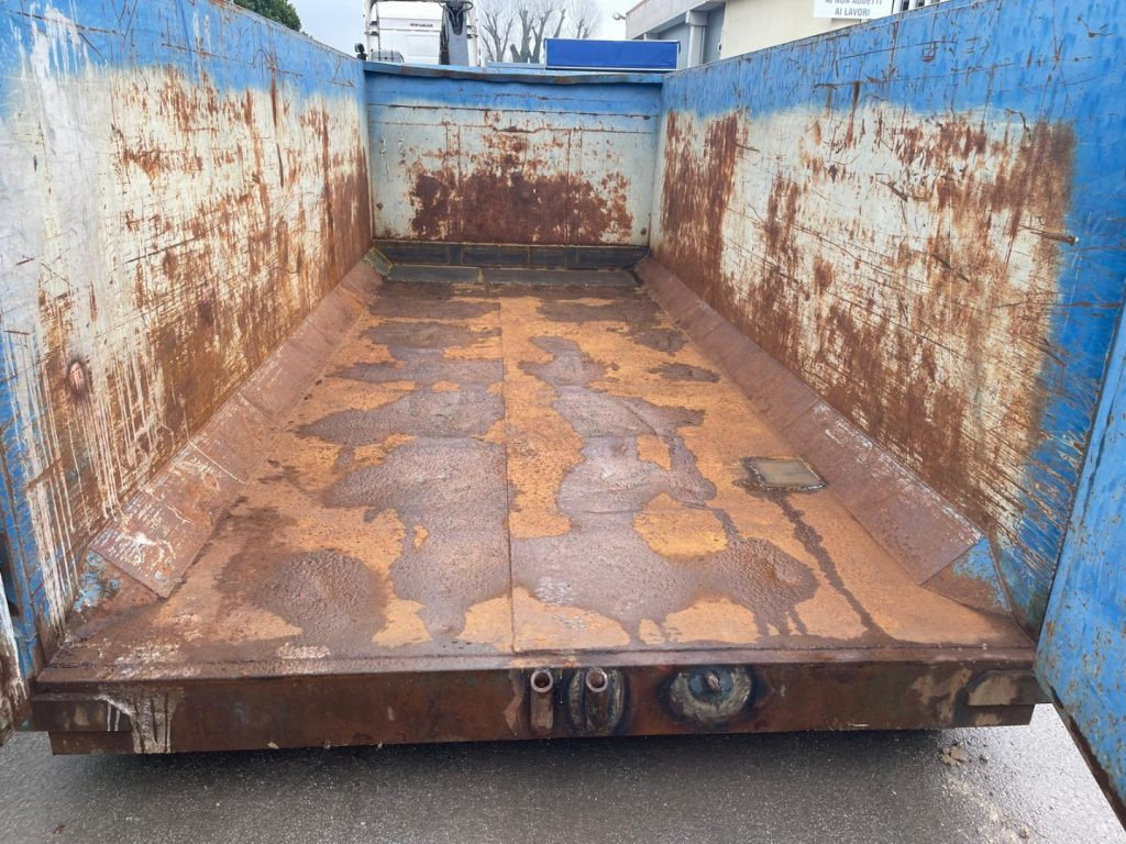 CONTAINER SCARRABILE USATO A CIELO APERTO - Multiliftes konténer: 5 kép. CONTAINER SCARRABILE USATO A CIELO APERTO - Multiliftes konténer: 5 kép.