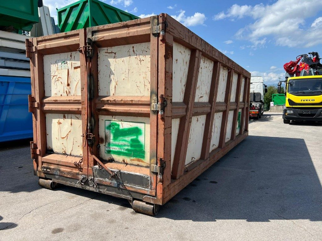 CONTAINER SCARRABILE USATO A CIELO APERTO - Multiliftes konténer: 3 kép. CONTAINER SCARRABILE USATO A CIELO APERTO - Multiliftes konténer: 3 kép.