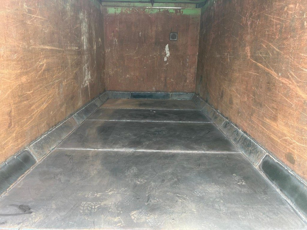 CONTAINER SCARRABILE USATO CON COPERCHIO - Multiliftes konténer: 5 kép. CONTAINER SCARRABILE USATO CON COPERCHIO - Multiliftes konténer: 5 kép.