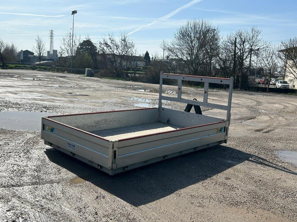 CONTAINER USATO SCARRABILE A PIANALE - Multiliftes konténer: 5 kép. CONTAINER USATO SCARRABILE A PIANALE - Multiliftes konténer: 5 kép.