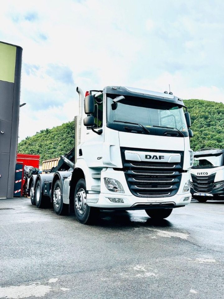 DAF CF85 NUOVO SCARRABILE - Horgos rakodó teherautó: 1 kép. DAF CF85 NUOVO SCARRABILE - Horgos rakodó teherautó: 1 kép.