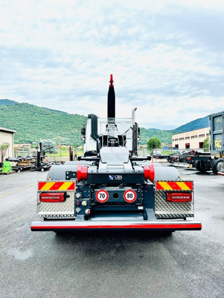 DAF CF85 NUOVO SCARRABILE - Horgos rakodó teherautó: 5 kép. DAF CF85 NUOVO SCARRABILE - Horgos rakodó teherautó: 5 kép.