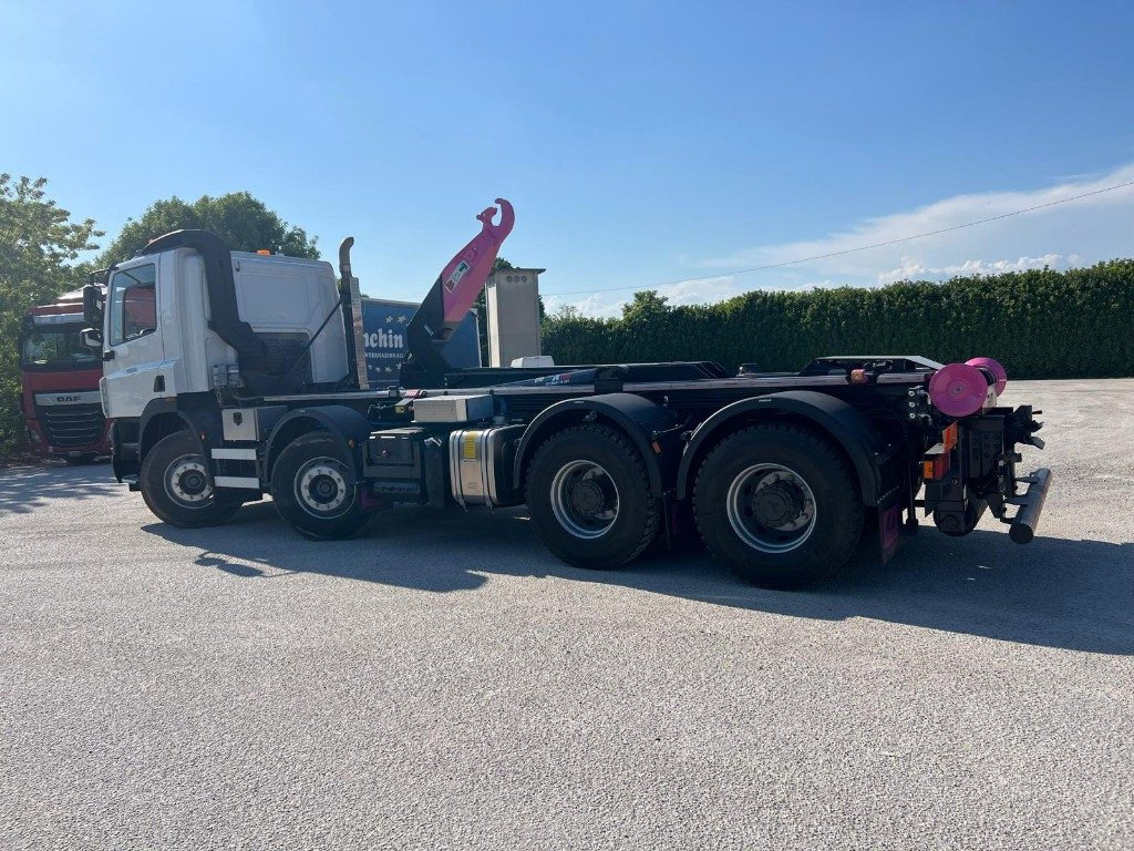 DAF CF85 SCARRABILE - Horgos rakodó teherautó: 5 kép. DAF CF85 SCARRABILE - Horgos rakodó teherautó: 5 kép.