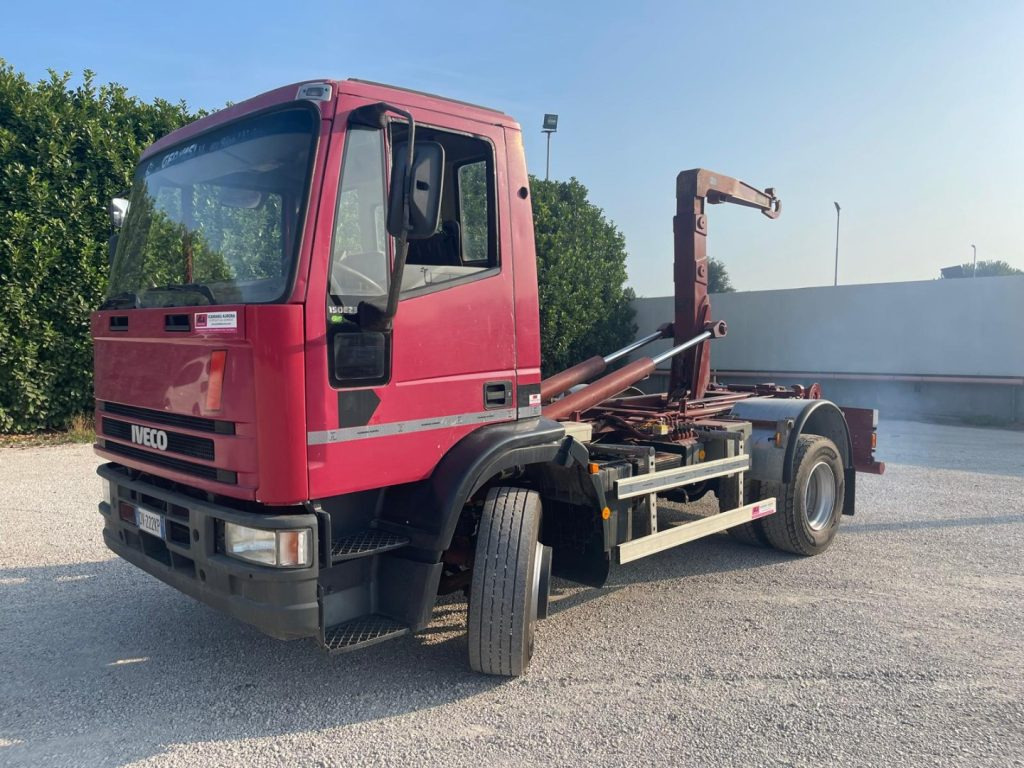 FIAT IVECO EUROCARGO 150E23 - Horgos rakodó teherautó: 1 kép. FIAT IVECO EUROCARGO 150E23 - Horgos rakodó teherautó: 1 kép.
