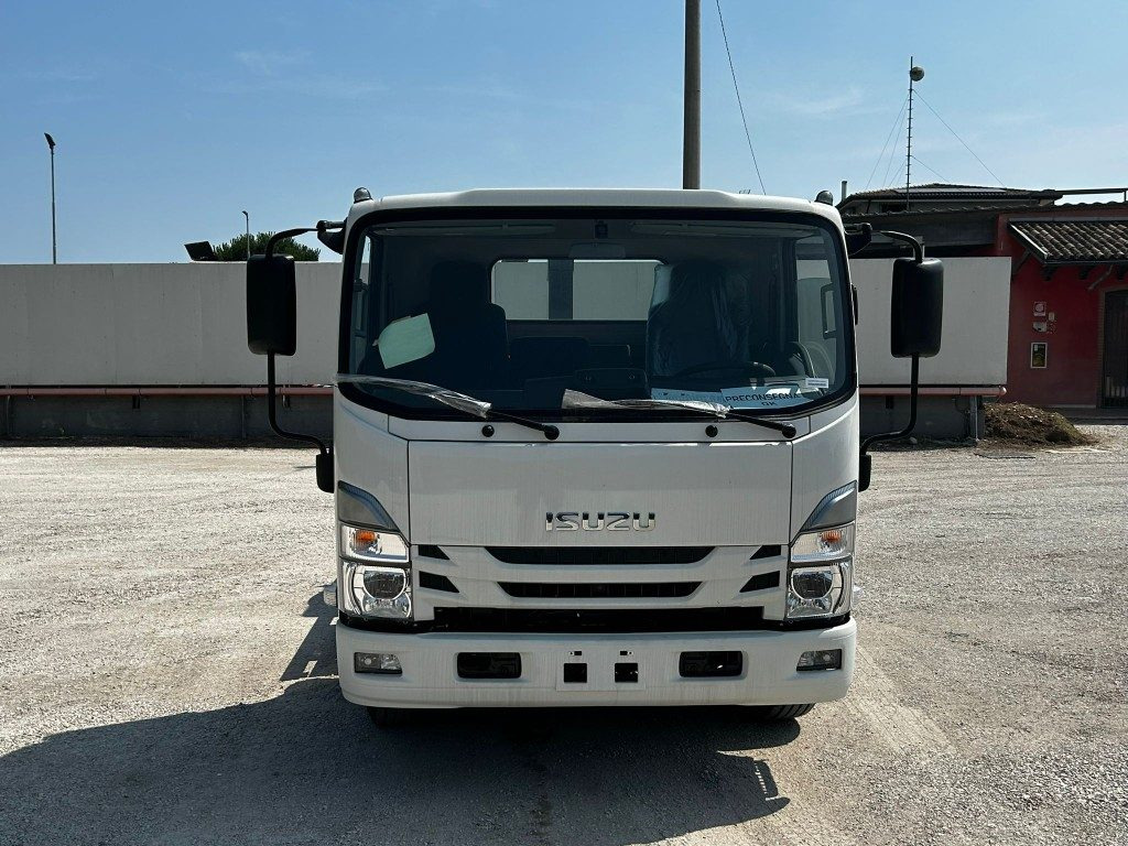 ISUZU P75 NUOVO SCARRABILE - Horgos rakodó teherautó: 3 kép. ISUZU P75 NUOVO SCARRABILE - Horgos rakodó teherautó: 3 kép.