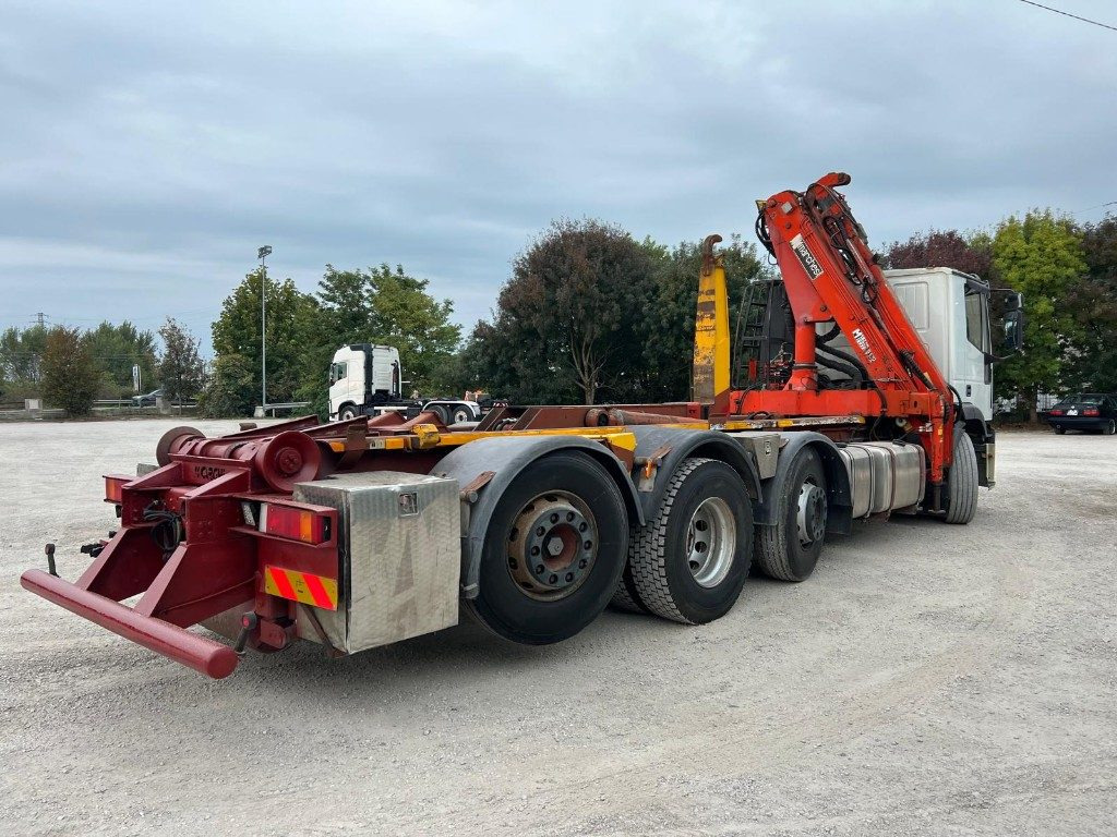 IVECO 260E43 EUROTECH USATO SCARRABILE CON GRU - Horgos rakodó teherautó: 3 kép. IVECO 260E43 EUROTECH USATO SCARRABILE CON GRU - Horgos rakodó teherautó: 3 kép.