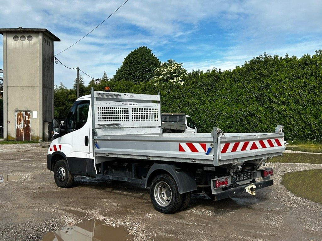 IVECO DAILY 35.140 RIBALTABILE - Billenőplatós kisteherautó: 3 kép. IVECO DAILY 35.140 RIBALTABILE - Billenőplatós kisteherautó: 3 kép.