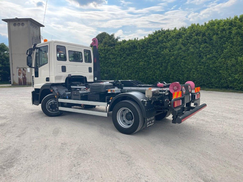 IVECO EUROCARGO 120E22 SCARRABILE - Horgos rakodó teherautó: 3 kép. IVECO EUROCARGO 120E22 SCARRABILE - Horgos rakodó teherautó: 3 kép.