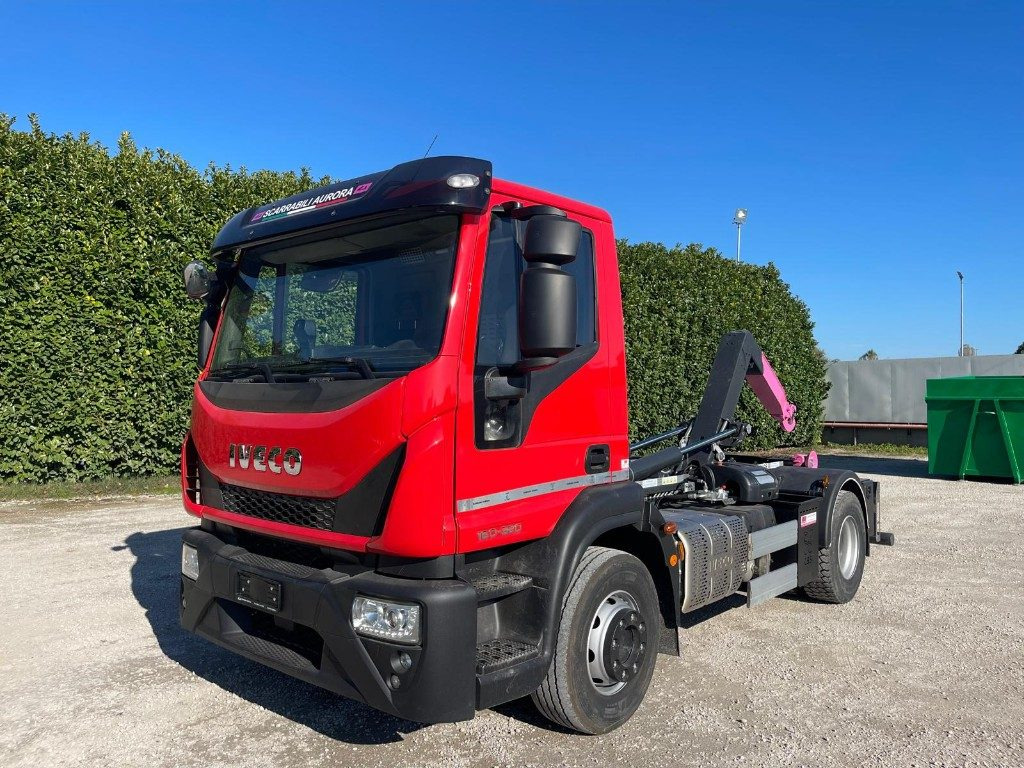 IVECO EUROCARGO 160E SCARRABILE - Horgos rakodó teherautó: 1 kép. IVECO EUROCARGO 160E SCARRABILE - Horgos rakodó teherautó: 1 kép.