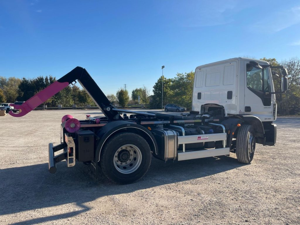 Horgos rakodó teherautó IVECO EUROCARGO 180E25 CON SCARRABILE NUOVO: 7 kép.