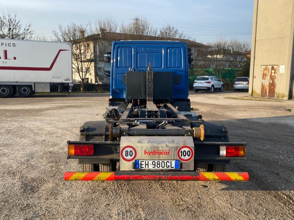 IVECO EUROCARGO 75E18 SCARRABILE - Horgos rakodó teherautó: 5 kép. IVECO EUROCARGO 75E18 SCARRABILE - Horgos rakodó teherautó: 5 kép.