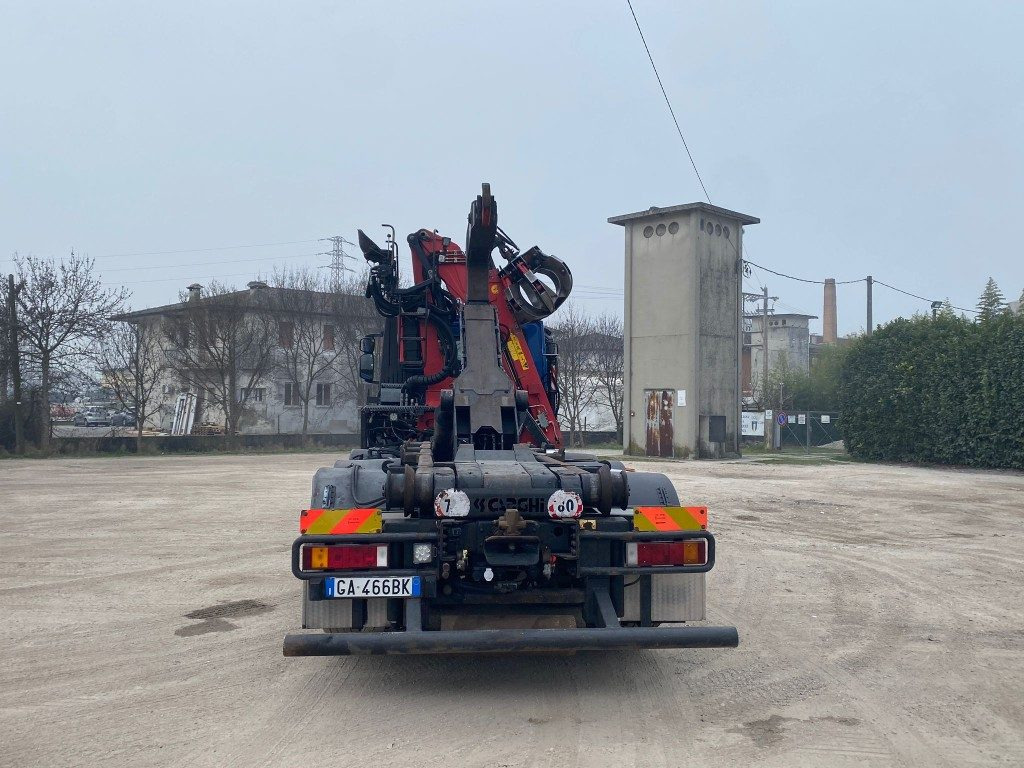 IVECO STRALIS 260.450 SCARRABILE CON GRU - Horgos rakodó teherautó: 4 kép. IVECO STRALIS 260.450 SCARRABILE CON GRU - Horgos rakodó teherautó: 4 kép.