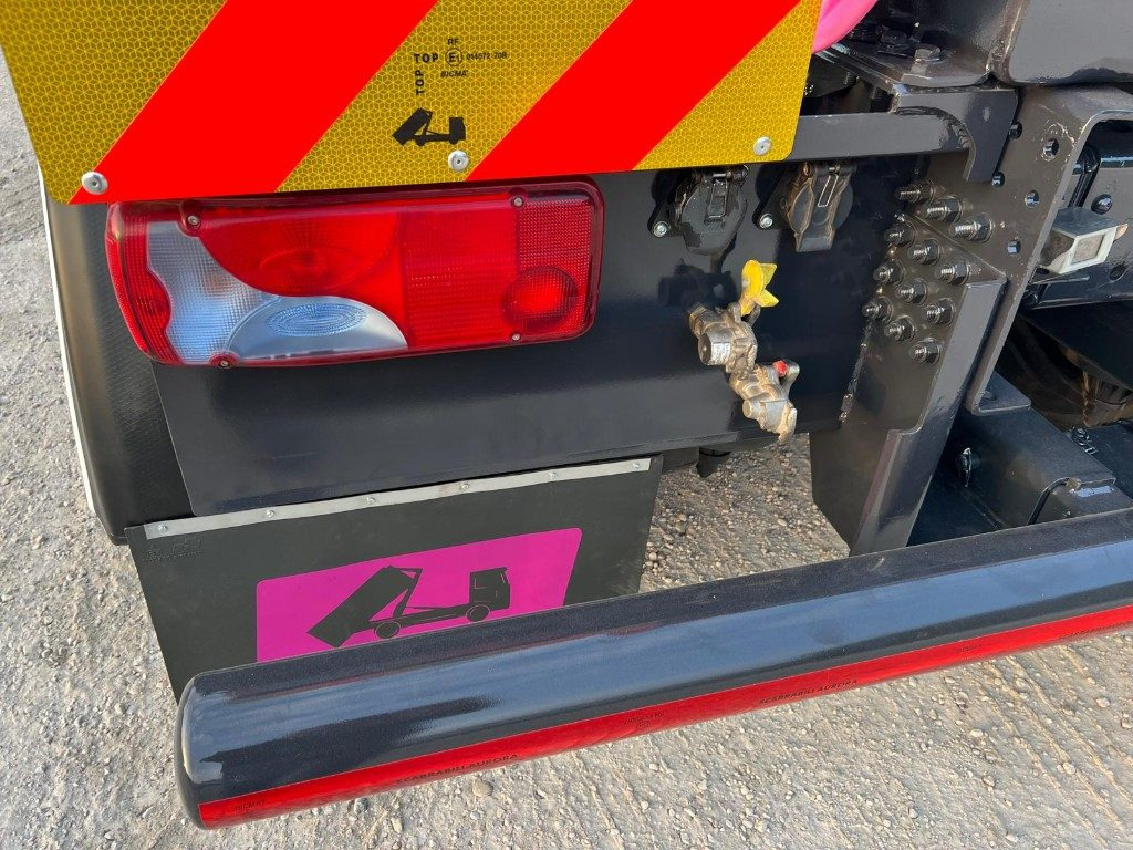 Horgos rakodó teherautó IVECO STRALIS 460 X-WAY SCARRABILE 6X4: 13 kép.