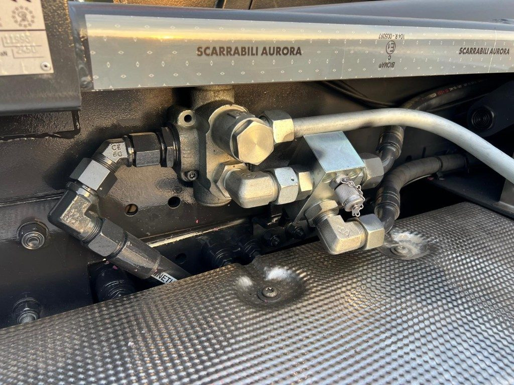 Horgos rakodó teherautó IVECO STRALIS 460 X-WAY SCARRABILE 6X4: 11 kép.