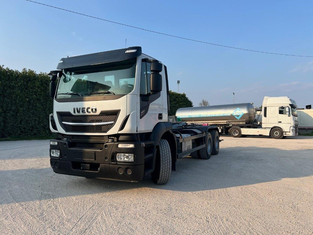 IVECO STRALIS 460 X-WAY USATO SCARRABILE 6X4 lízing IVECO STRALIS 460 X-WAY USATO SCARRABILE 6X4: 9 kép.