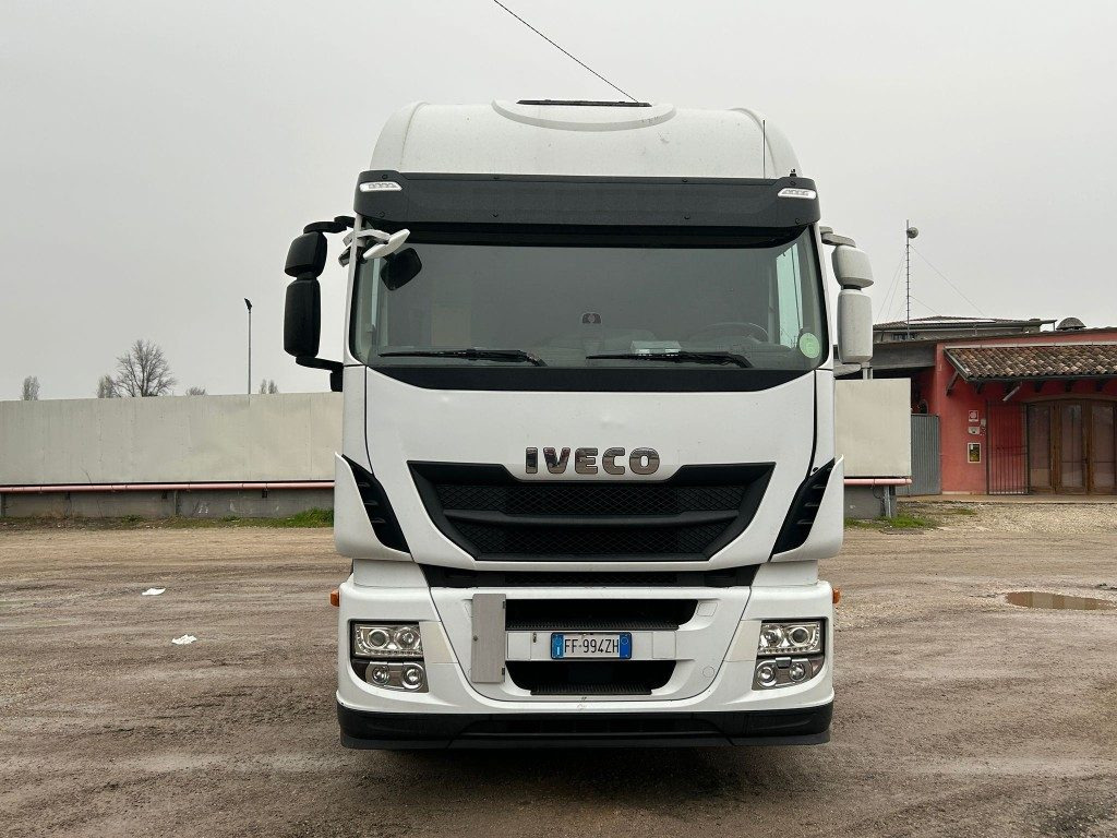 IVECO STRALIS 500 USATO SCARRABILE - Horgos rakodó teherautó: 2 kép. IVECO STRALIS 500 USATO SCARRABILE - Horgos rakodó teherautó: 2 kép.