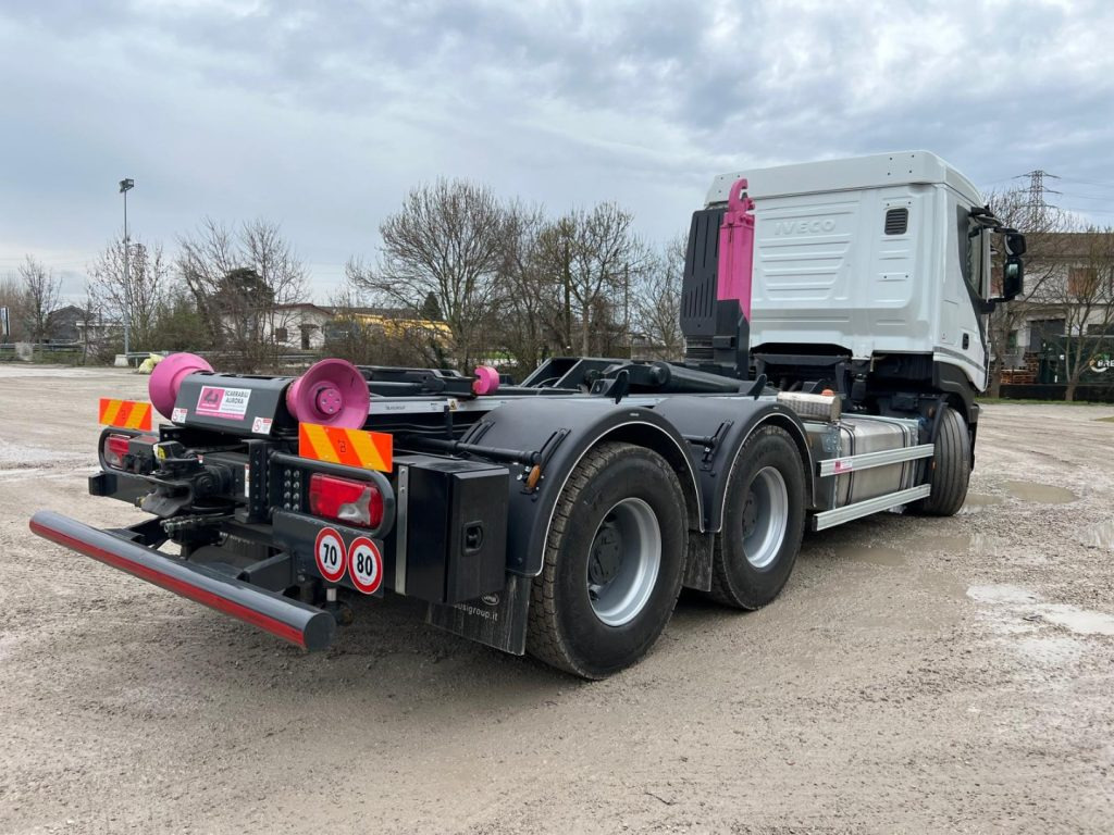 IVECO STRALIS X-WAY 510 TRAKKER SCARRABILE - Horgos rakodó teherautó: 5 kép. IVECO STRALIS X-WAY 510 TRAKKER SCARRABILE - Horgos rakodó teherautó: 5 kép.