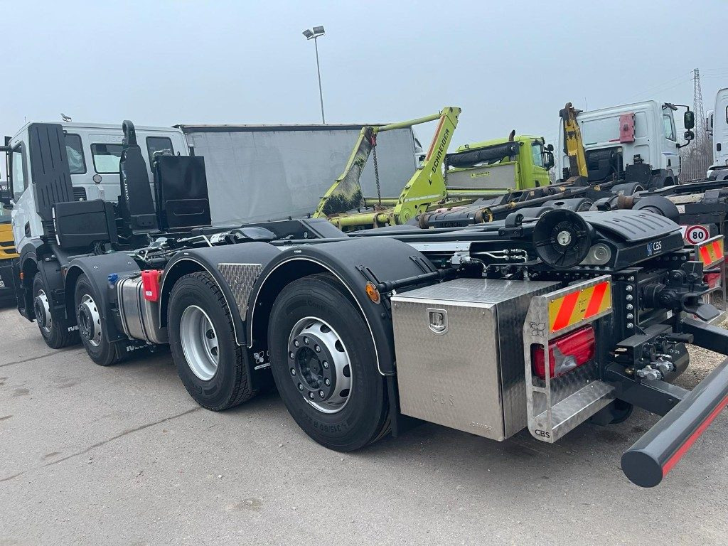IVECO X-WAY AD350X480YPS SCARRABILE NUOVO - Horgos rakodó teherautó: 4 kép. IVECO X-WAY AD350X480YPS SCARRABILE NUOVO - Horgos rakodó teherautó: 4 kép.