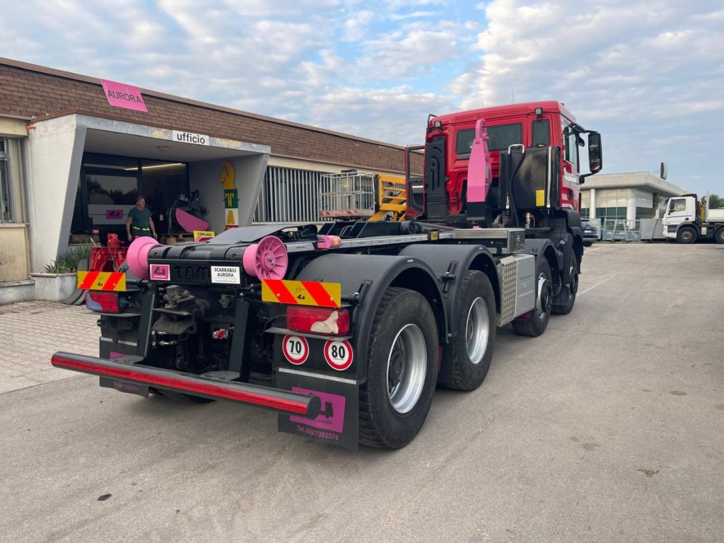 MAN TGS 41.480 SCARRABILE - Horgos rakodó teherautó: 3 kép. MAN TGS 41.480 SCARRABILE - Horgos rakodó teherautó: 3 kép.