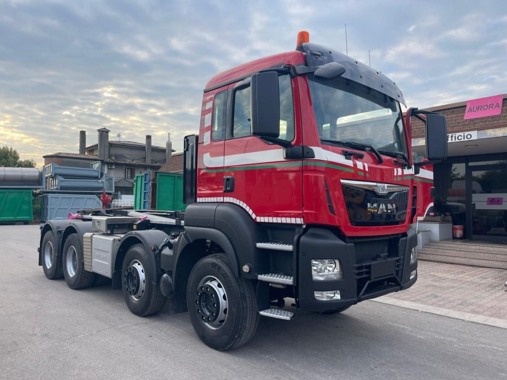 MAN TGS 41.480 SCARRABILE - Horgos rakodó teherautó: 2 kép. MAN TGS 41.480 SCARRABILE - Horgos rakodó teherautó: 2 kép.