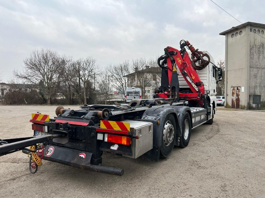 Horgos rakodó teherautó MAN TGX 26.480 SCARRABILE CON GRU: 6 kép.
