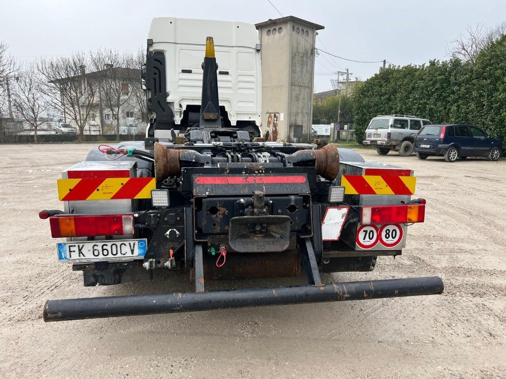 MAN TGX 26.500 USATO SCARRABILE 6X2 - Horgos rakodó teherautó: 4 kép. MAN TGX 26.500 USATO SCARRABILE 6X2 - Horgos rakodó teherautó: 4 kép.