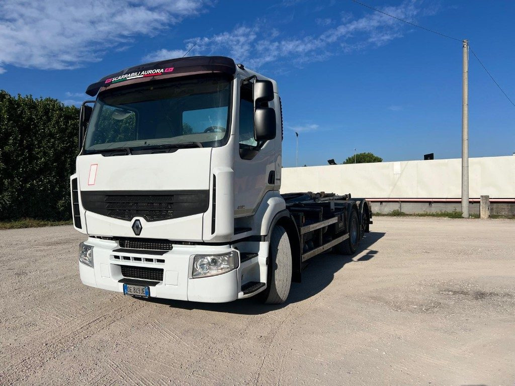 RENAULT PREMIUM 450 SCARRABILE FULL PNEUMATICO - Horgos rakodó teherautó: 1 kép. RENAULT PREMIUM 450 SCARRABILE FULL PNEUMATICO - Horgos rakodó teherautó: 1 kép.