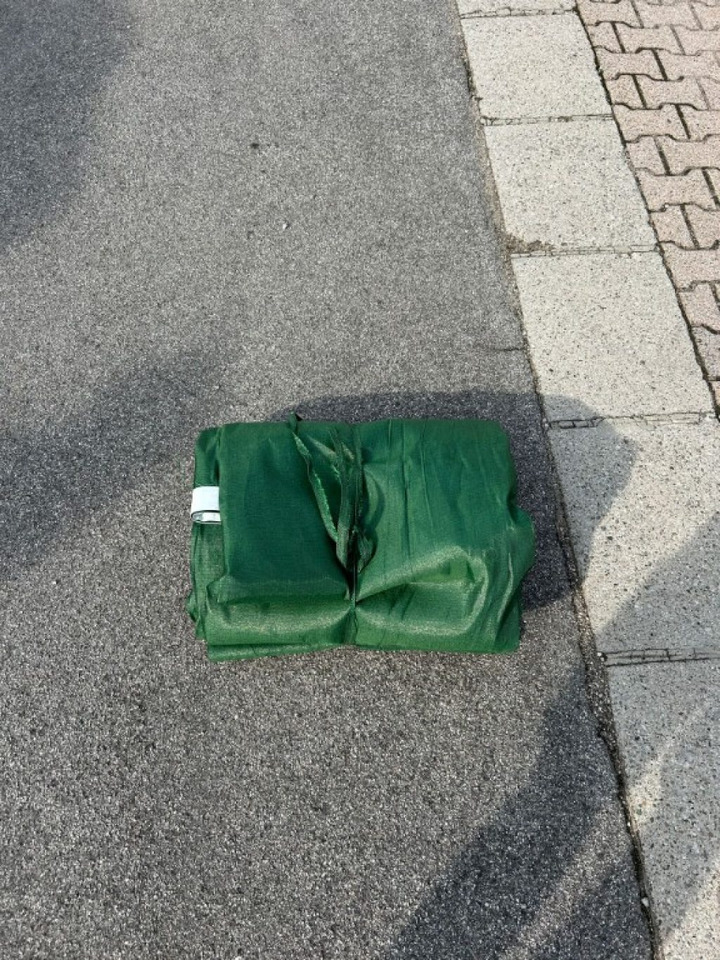 RETE ANTIGRANDINE NUOVA PER COPERTURA CONTAINERS - Karosszéria és külső - Cserefelépítmény/ Konténer: 3 kép. RETE ANTIGRANDINE NUOVA PER COPERTURA CONTAINERS - Karosszéria és külső - Cserefelépítmény/ Konténer: 3 kép.