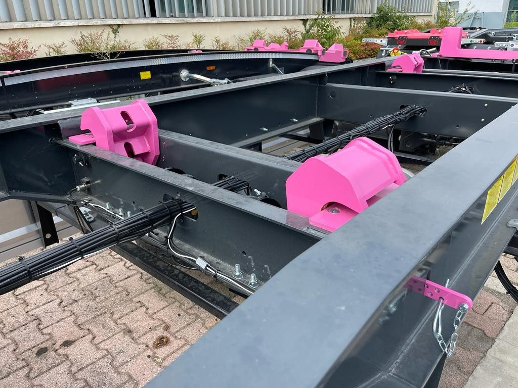 RIMORCHIO CBS NUOVO SCARRABILE - Multiliftes/ Konténerszállító pótkocsi: 2 kép. RIMORCHIO CBS NUOVO SCARRABILE - Multiliftes/ Konténerszállító pótkocsi: 2 kép.