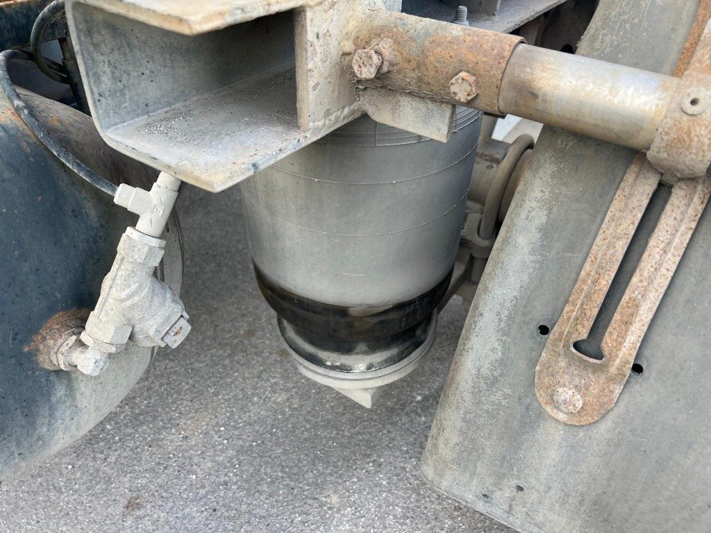 RIMORCHIO USATO ROAGNA SCARRABILE - Multiliftes/ Konténerszállító pótkocsi: 5 kép. RIMORCHIO USATO ROAGNA SCARRABILE - Multiliftes/ Konténerszállító pótkocsi: 5 kép.