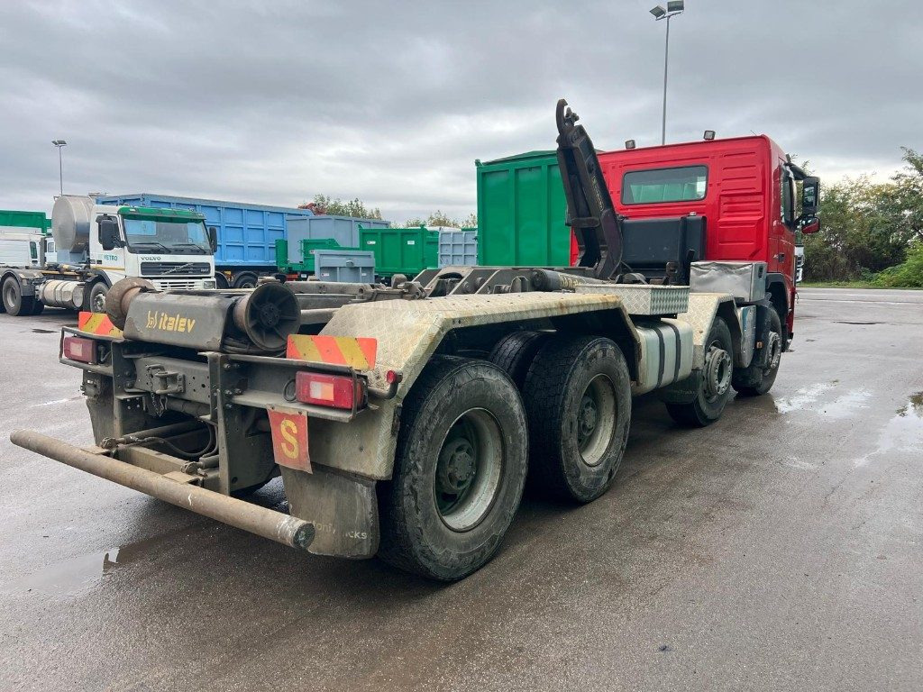 VOLVO FM460 SCARRABILE 8X4 - Horgos rakodó teherautó: 3 kép. VOLVO FM460 SCARRABILE 8X4 - Horgos rakodó teherautó: 3 kép.