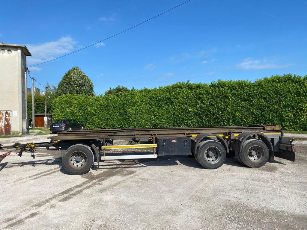 ZORZI 26 R 070 19 A SCARRABILE BALESTRATO - Multiliftes/ Konténerszállító pótkocsi: 2 kép. ZORZI 26 R 070 19 A SCARRABILE BALESTRATO - Multiliftes/ Konténerszállító pótkocsi: 2 kép.