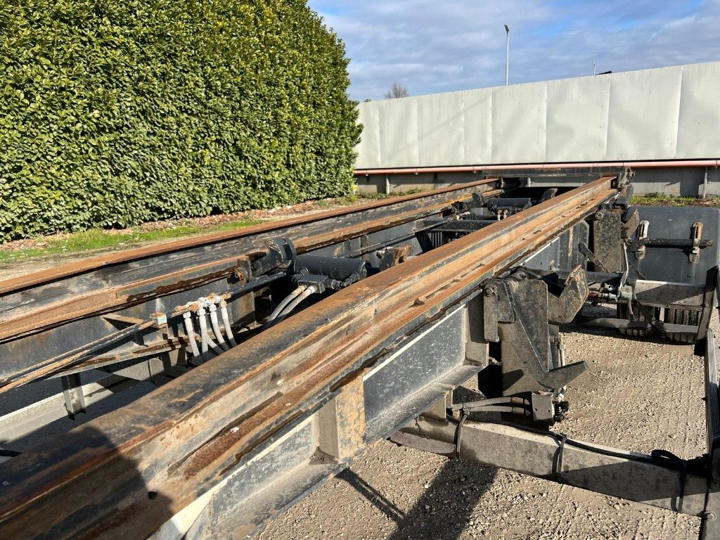 ZORZI RIMORCHIO SCARRABILE ZORZI 20R070 PNEUMATICO - Multiliftes/ Konténerszállító pótkocsi: 3 kép. ZORZI RIMORCHIO SCARRABILE ZORZI 20R070 PNEUMATICO - Multiliftes/ Konténerszállító pótkocsi: 3 kép.