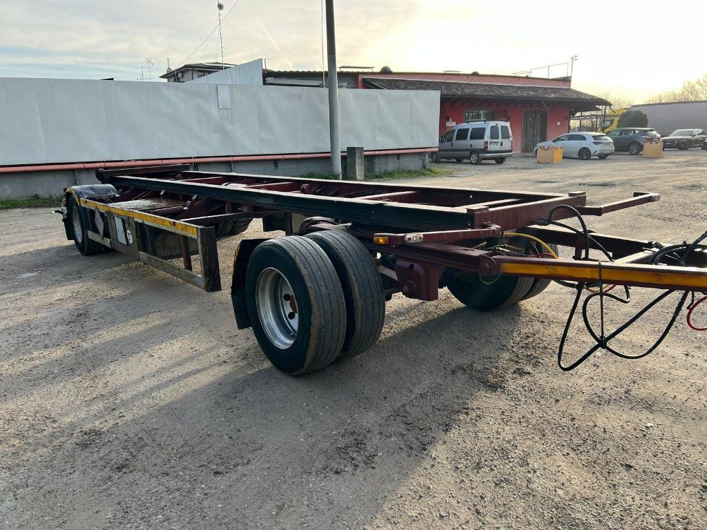 ZORZI RIMORCHIO ZORZI 20 R073 SCARRABILE - Multiliftes/ Konténerszállító pótkocsi: 3 kép. ZORZI RIMORCHIO ZORZI 20 R073 SCARRABILE - Multiliftes/ Konténerszállító pótkocsi: 3 kép.