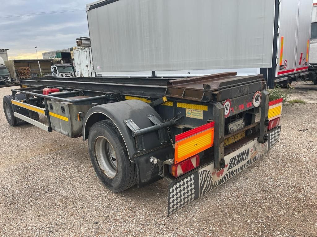 ZORZI RIMORCHIO ZORZI 20R070 SCARRABILE BALESTRATO - Multiliftes/ Konténerszállító pótkocsi: 2 kép. ZORZI RIMORCHIO ZORZI 20R070 SCARRABILE BALESTRATO - Multiliftes/ Konténerszállító pótkocsi: 2 kép.