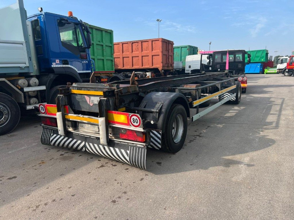 ZORZI RIMORCHIO ZORZI 20R075 SCARRABILE PNEUMATICO - Multiliftes/ Konténerszállító pótkocsi: 3 kép. ZORZI RIMORCHIO ZORZI 20R075 SCARRABILE PNEUMATICO - Multiliftes/ Konténerszállító pótkocsi: 3 kép.