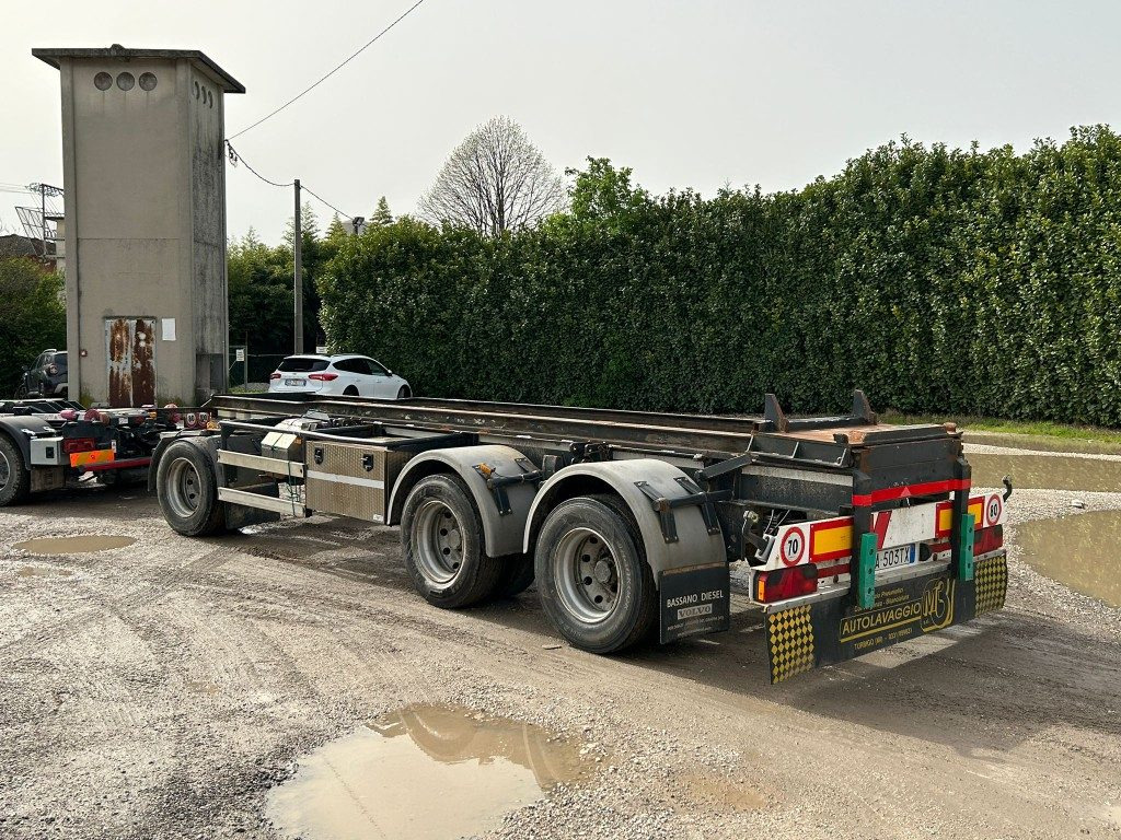 ZORZI RIMORCHIO ZORZI 26R070 SCARRABILE BALESTRATO - Multiliftes/ Konténerszállító pótkocsi: 5 kép. ZORZI RIMORCHIO ZORZI 26R070 SCARRABILE BALESTRATO - Multiliftes/ Konténerszállító pótkocsi: 5 kép.