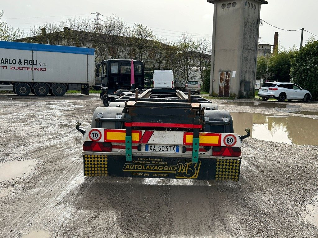 ZORZI RIMORCHIO ZORZI 26R070 SCARRABILE BALESTRATO - Multiliftes/ Konténerszállító pótkocsi: 4 kép. ZORZI RIMORCHIO ZORZI 26R070 SCARRABILE BALESTRATO - Multiliftes/ Konténerszállító pótkocsi: 4 kép.